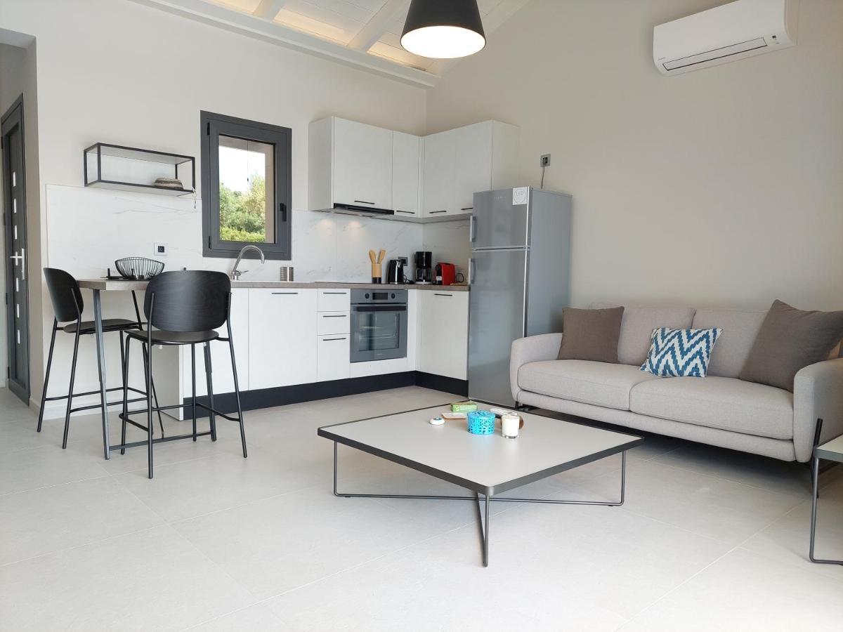 Alekos Beach Houses-Elia Villas ليكسوري المظهر الخارجي الصورة